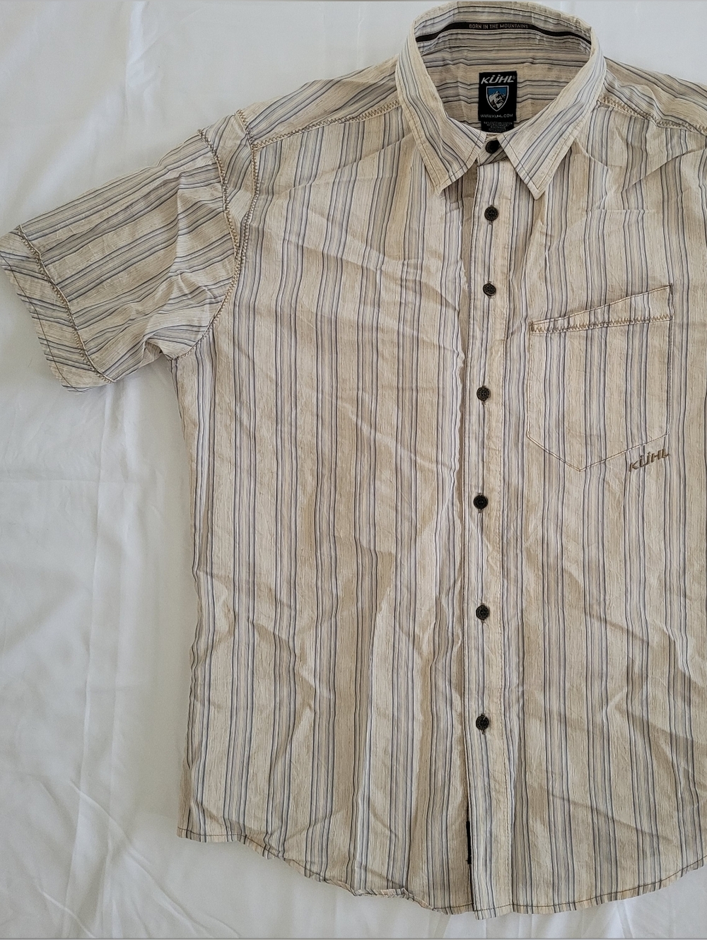 KÜHL Mens M Striped Short Sleeve Button-Up Shirt in Cream and Blue